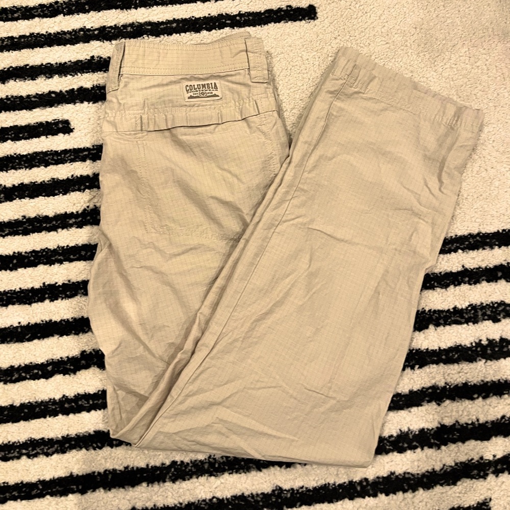 Columbia lightweight khaki men’s utility pants.  Size 34 x32